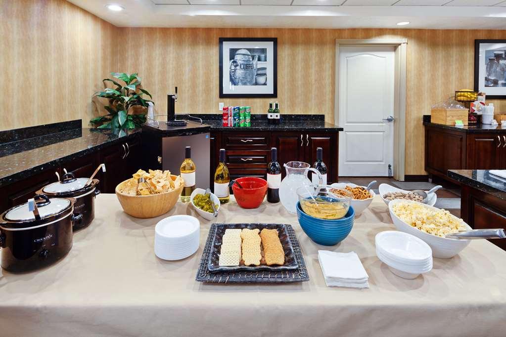 Hampton Inn & Suites Agoura Hills Restoran fotoğraf